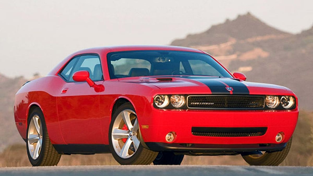 2009 Dodge Challenger R/T Front Right in Red