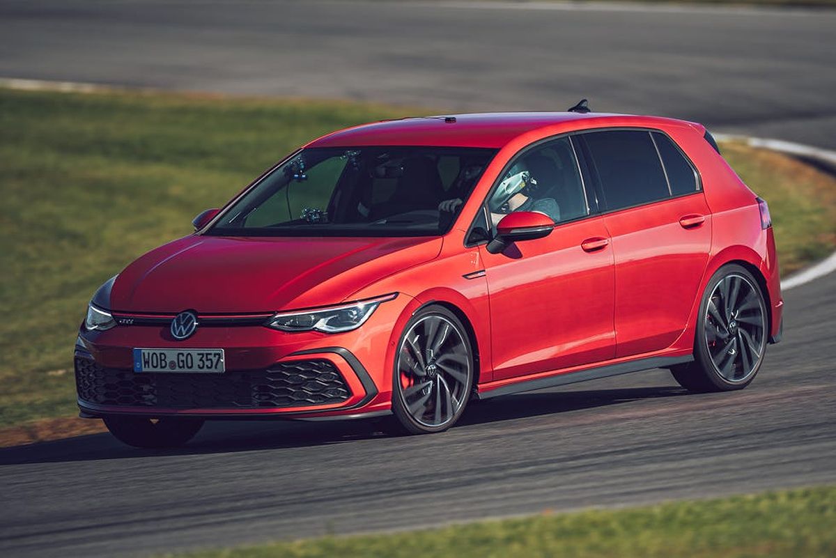 2022 Volkswagen GTI - A classic hot hatch