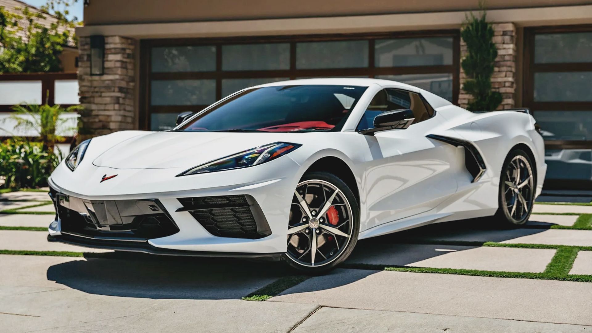 White Chevrolet Corvette