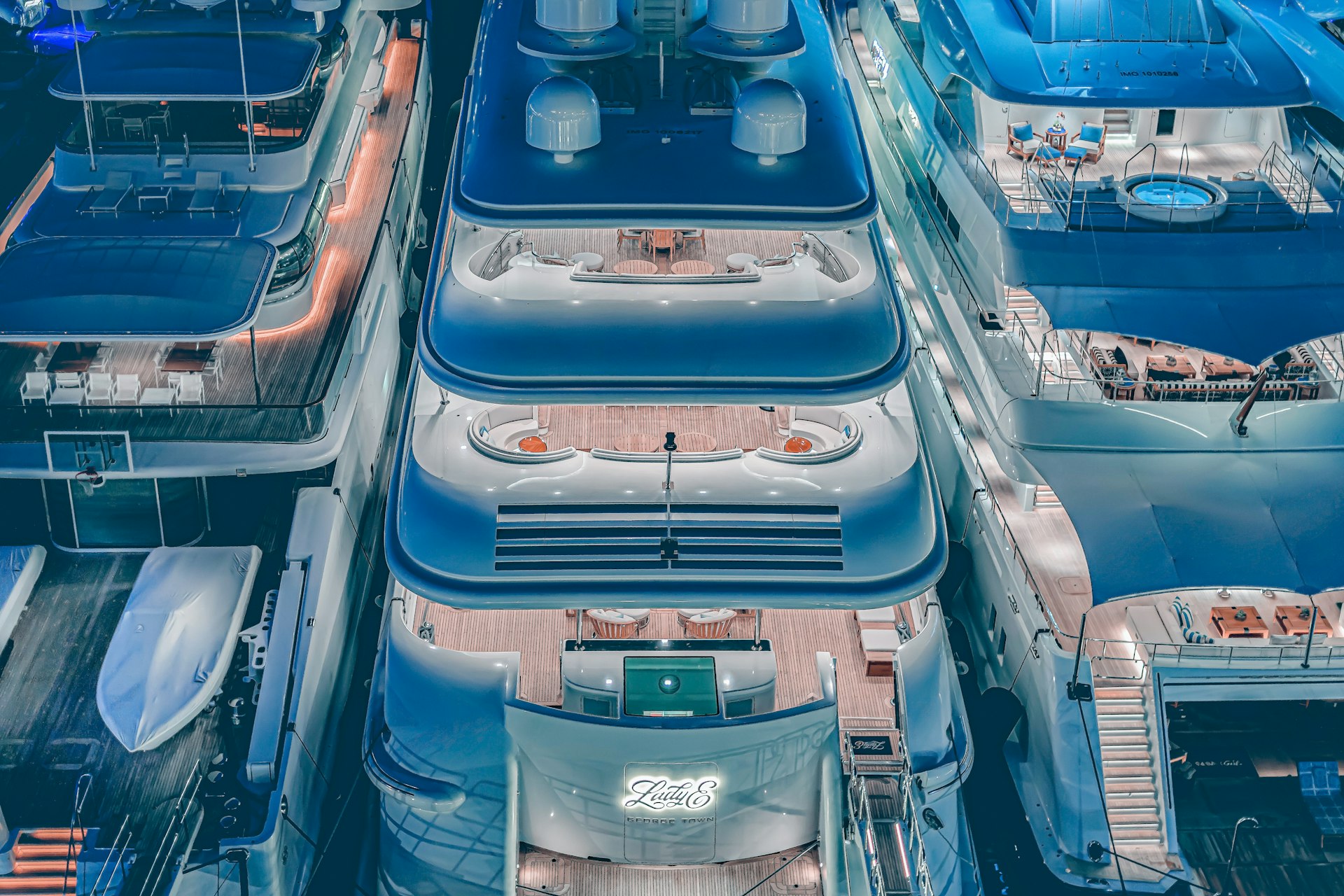 Overcoming Challenges in Designing Sustainable Automotive Supply Chains: Strategies for 2025 and Beyond